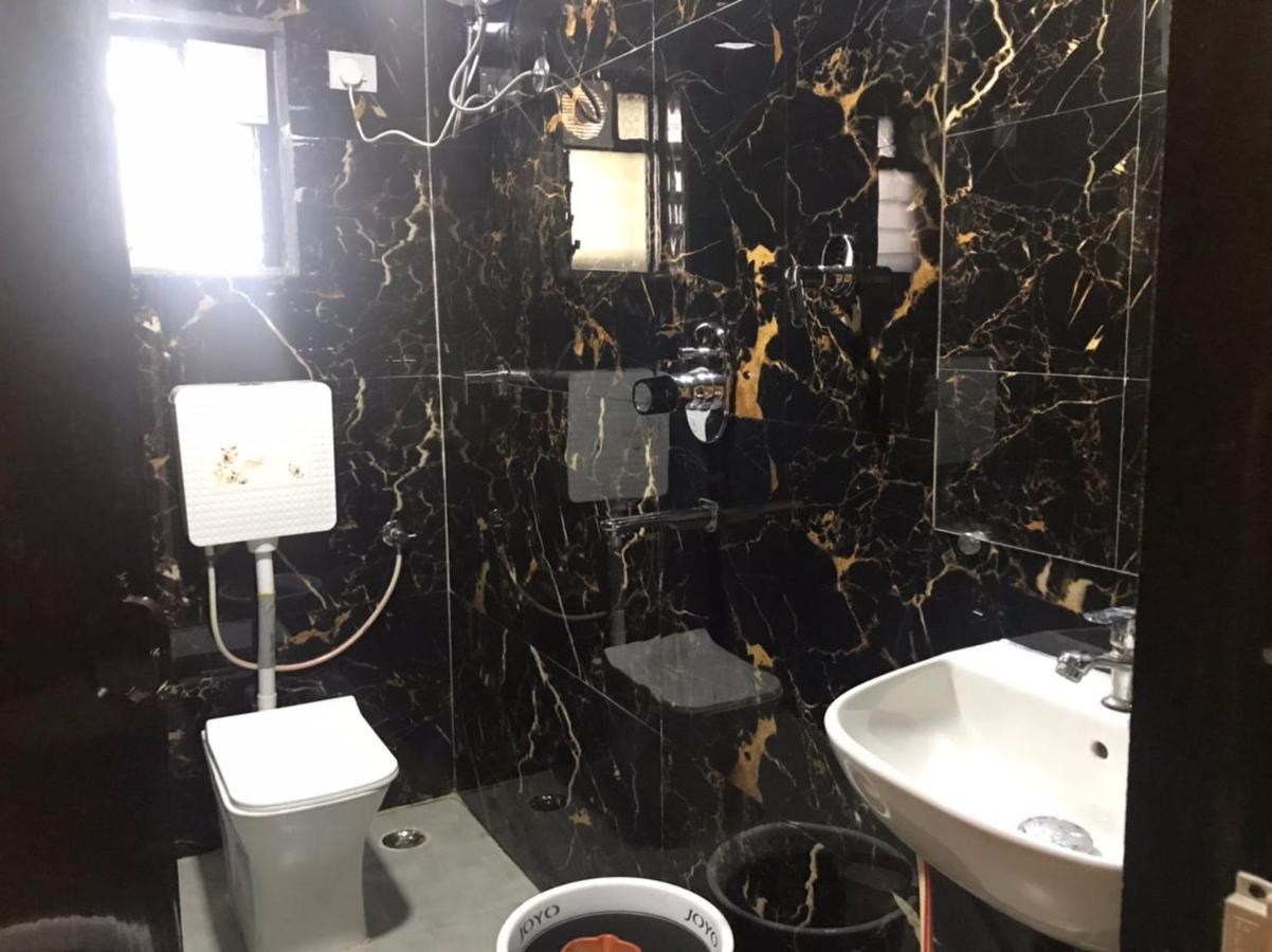 Taloja Midc Hotel Taloje Budrukh Eksteriør billede