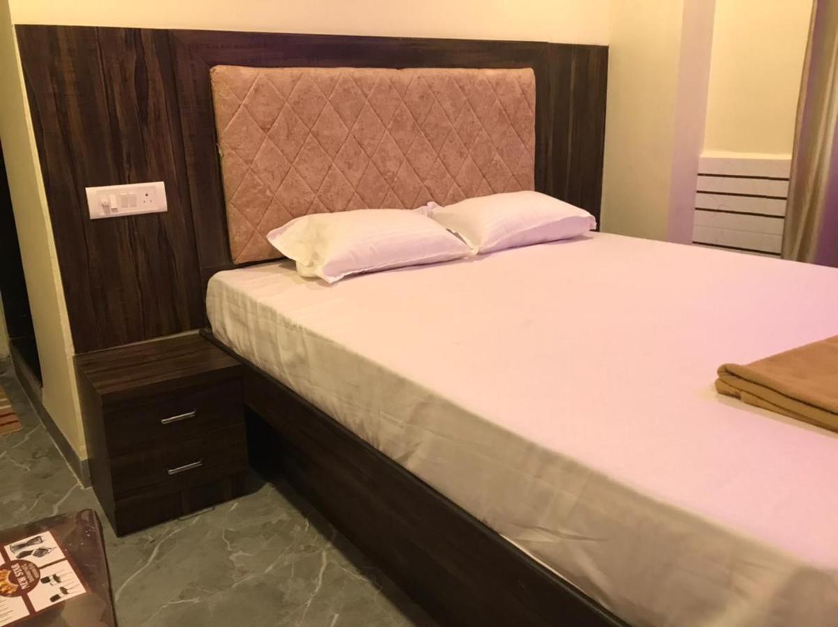 Taloja Midc Hotel Taloje Budrukh Eksteriør billede