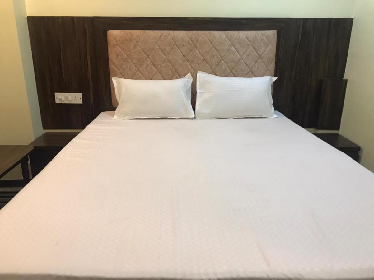 Taloja Midc Hotel Taloje Budrukh Eksteriør billede